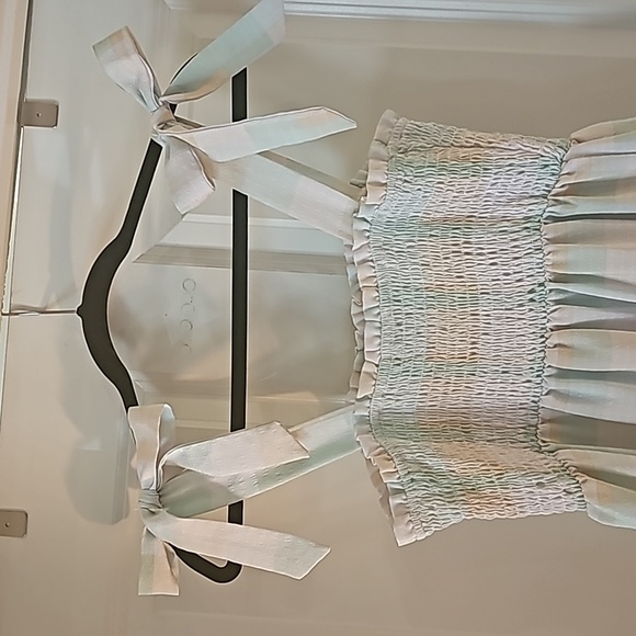 Beautiful ruffle dress with bows size Large - Picture 3 of 9